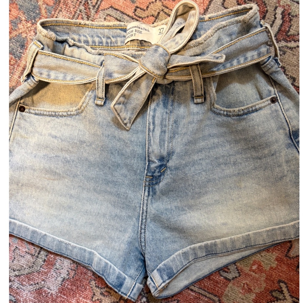 Abercrombie & Fitch High Rise Paperbag Waist Denim Shorts Light Wash Blue | 27/4